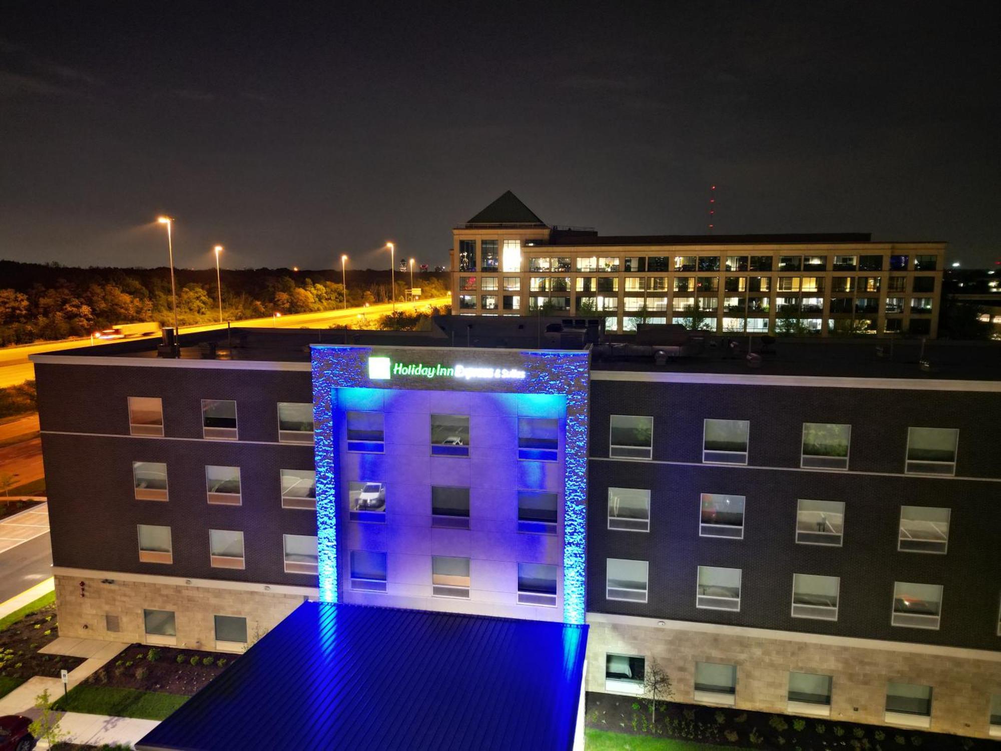 Holiday Inn Express & Suites Chicago Schaumburg By Ihg 外观 照片