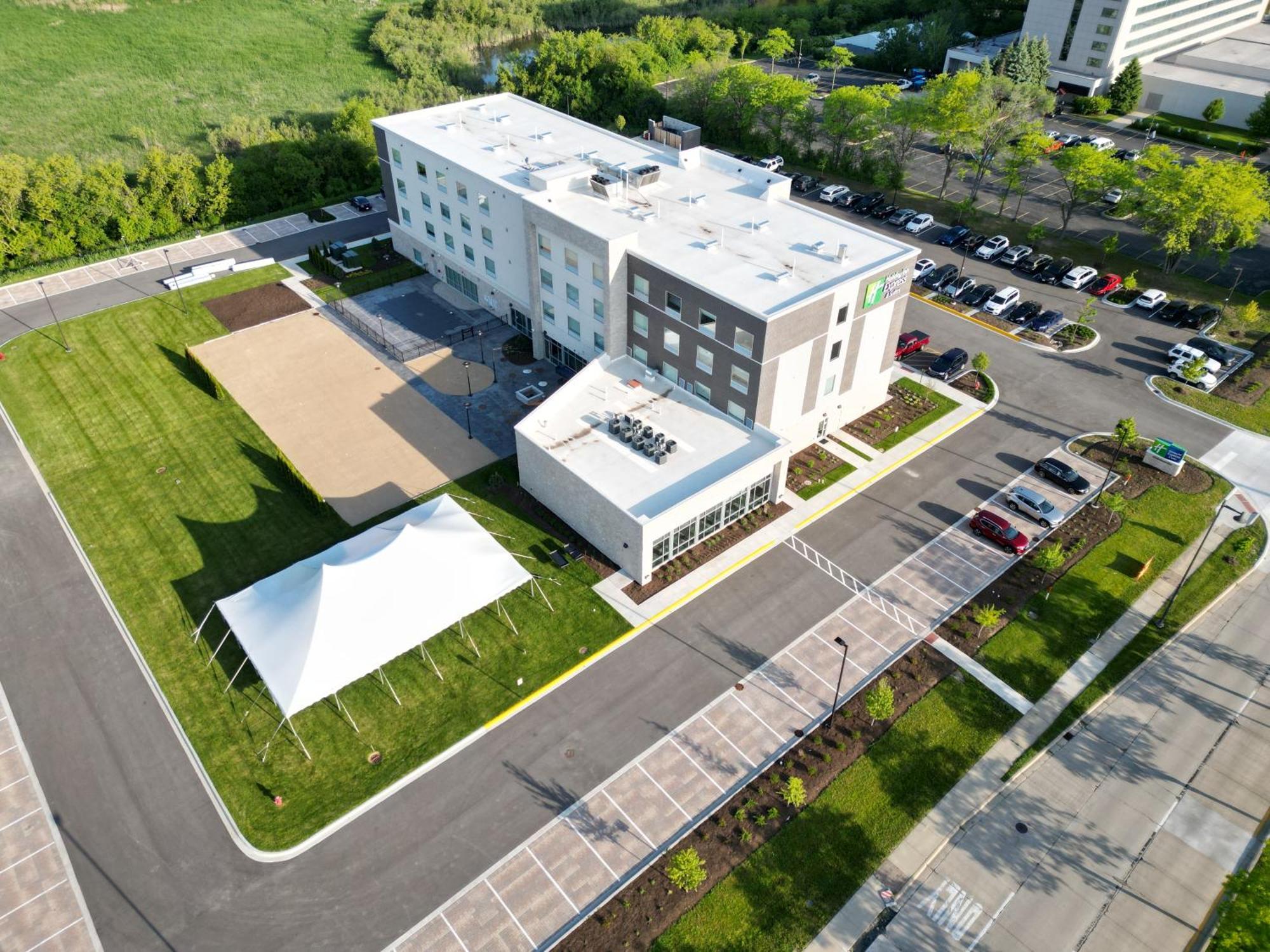 Holiday Inn Express & Suites Chicago Schaumburg By Ihg 外观 照片