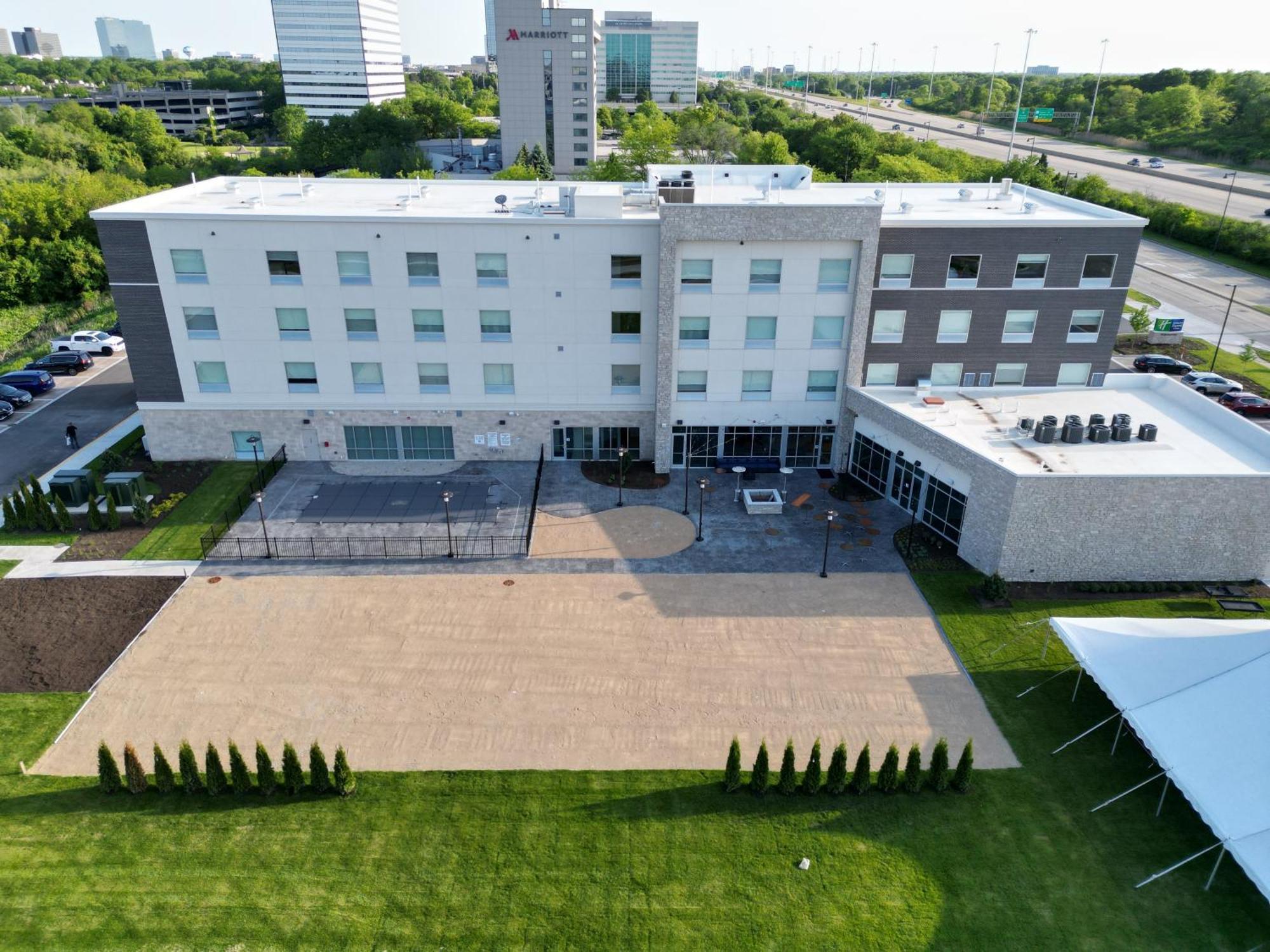Holiday Inn Express & Suites Chicago Schaumburg By Ihg 外观 照片