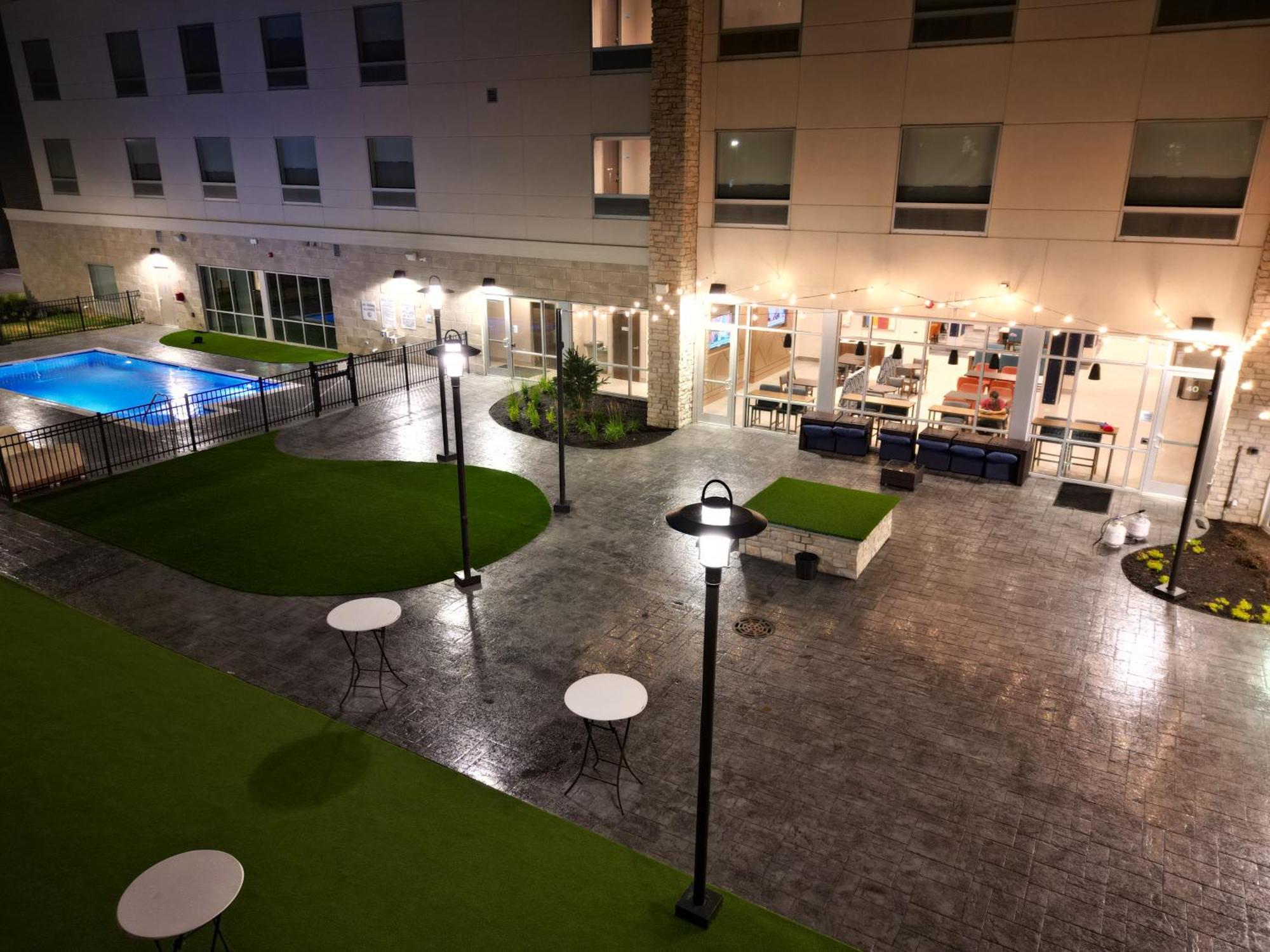 Holiday Inn Express & Suites Chicago Schaumburg By Ihg 外观 照片