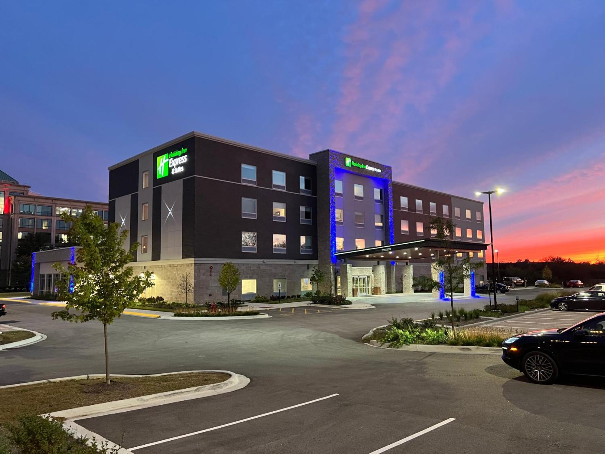 Holiday Inn Express & Suites Chicago Schaumburg By Ihg 外观 照片