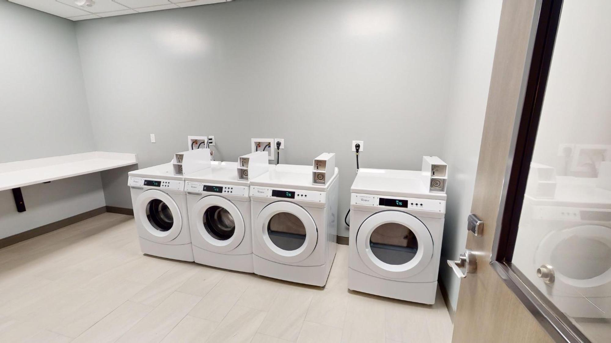 Holiday Inn Express & Suites Chicago Schaumburg By Ihg 外观 照片