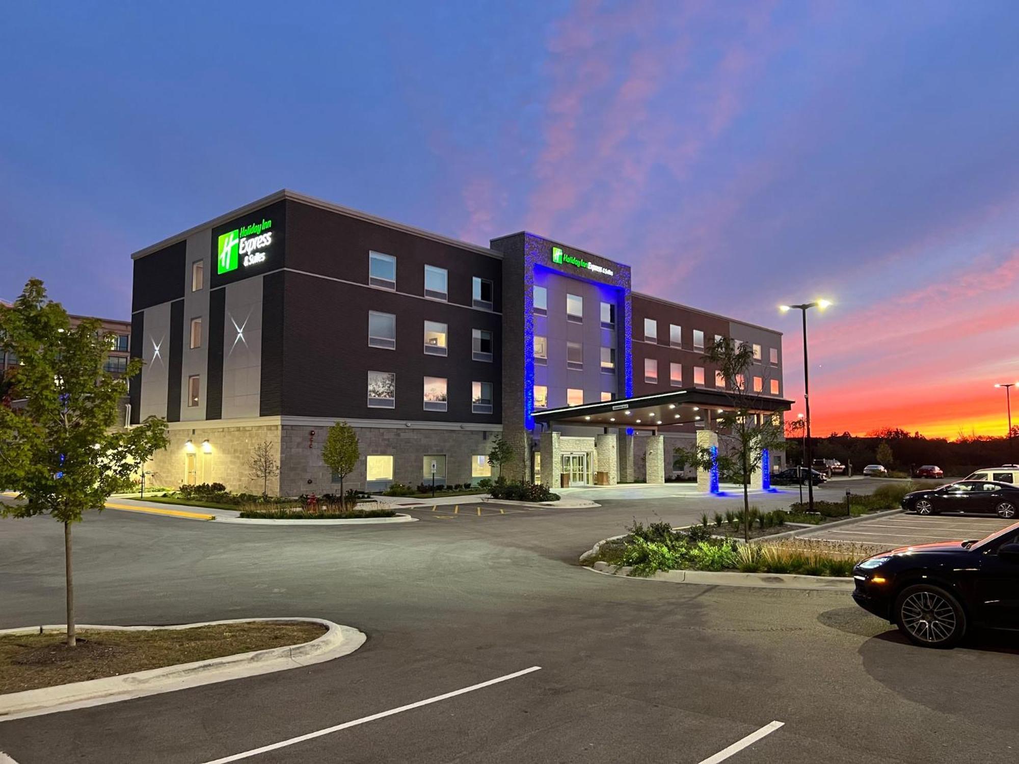 Holiday Inn Express & Suites Chicago Schaumburg By Ihg 外观 照片